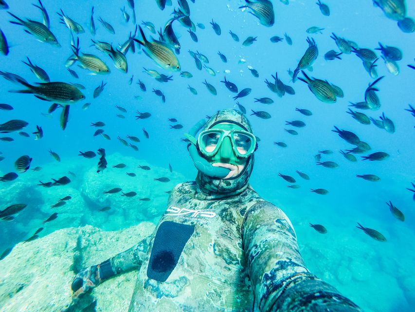 Rhodes Town: Submarine Cruise with Underwater Views - The first 10 minutes: Mandraki Harbor from the water
