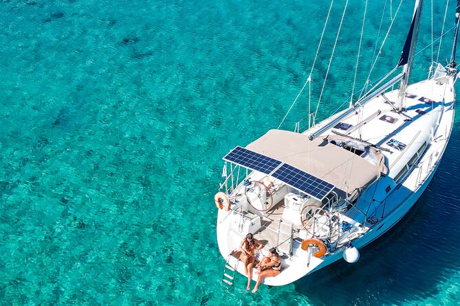Sailing Cruise to Dia Island with Meal and Water Activities - Yacht or catamaran: know what you are booking