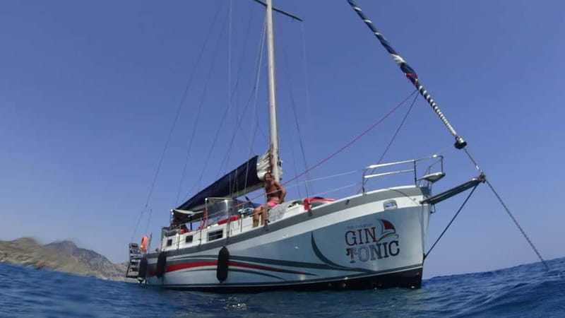 Sailing tour around Lindos with food and drinks - Who will enjoy this most