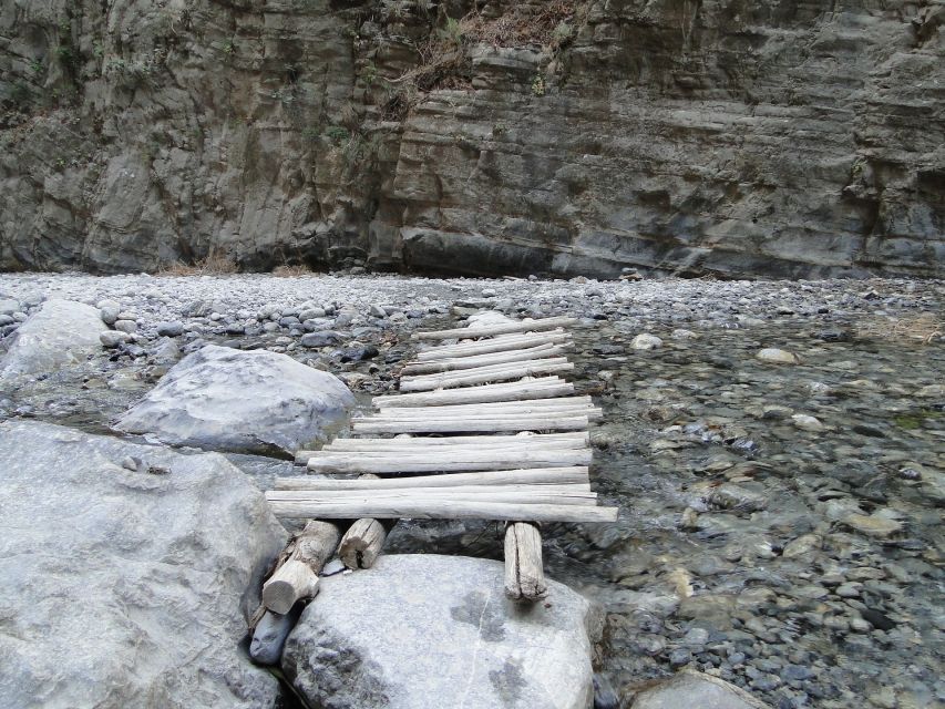Samariá Gorge Hike: Day Excursion from Chania - Starting the 18-Kilometer Walk