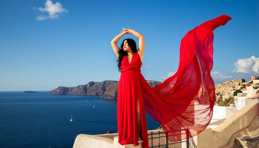 Santorini: 40-Minute Oia Photoshoot - Small Drawbacks to Keep in Mind