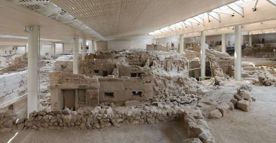 Santorini: Akrotiri Prehistoric City Guided Walking Tour - Why Akrotiri feels different from most Greek ruins