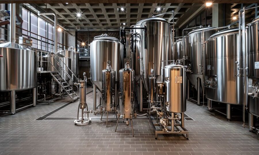 Santorini: Brewery Tour with Beer Tasting & Optional Meal - Six beers with selected bites