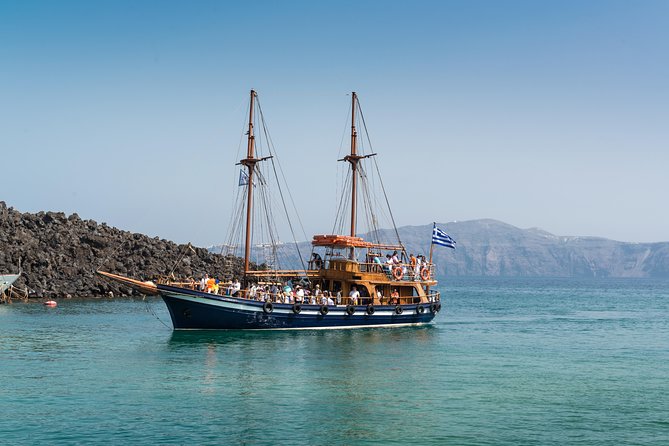 Santorini Caldera Cruise Tour (Volcano, Hot Springs, Thirassia) - Thirassia: your longest and easiest stop
