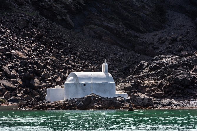 Santorini Caldera Cruise Tour (Volcano, Hot Springs, Thirassia) - Boat conditions, guide service, and group size