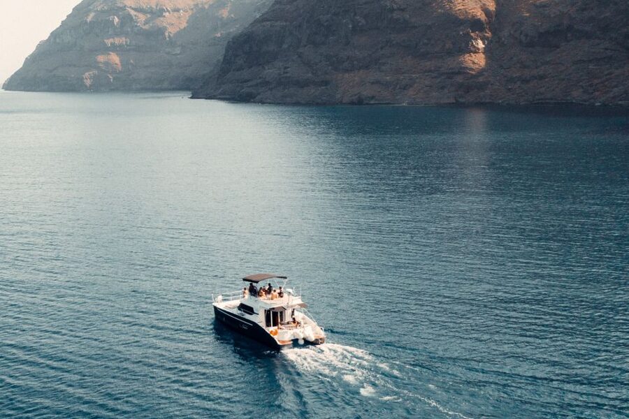 Santorini: Caldera Private Power Catamaran Cruise - Thirassia and the view of Manolas