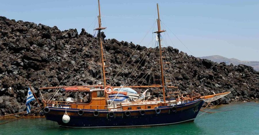Santorini Caldera: Sunset Cruise with Dinner - Palea Kameni and the sulfurous thermal springs