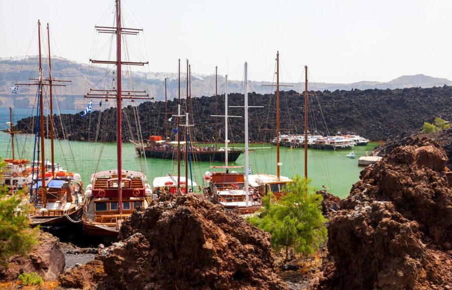 Santorini Caldera: Sunset Cruise with Dinner - The sunset in Oia, and the final bus ride