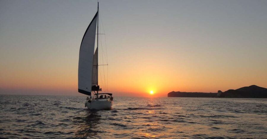Santorini Caldera: Sunset Sailing Cruise with Meal - Swimming and snorkeling near Mesa Pigadia