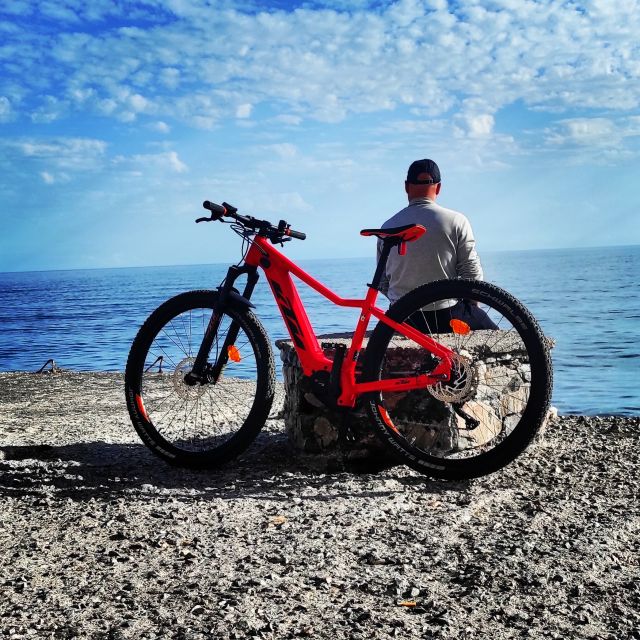 Santorini e-bike guided tours - Why an e-bike makes sense on Santorini