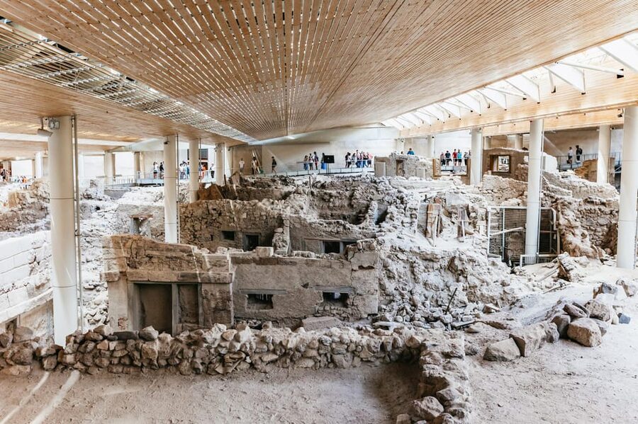 Santorini: Experience Akrotiri with a Licensed Tour Guide - Why Akrotiri feels different from most ancient sites