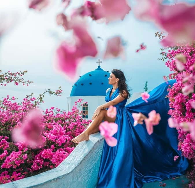 Santorini: Flying Dress Photoshoot with Edited Photos - Timing, comfort, and practical planning