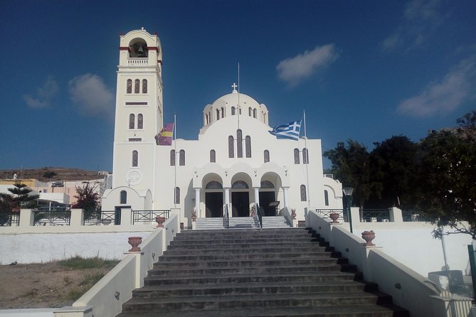 Santorini Highlights and Venetian Castles Small-Group Day Tour - Two hours at Perivolos black-sand beach