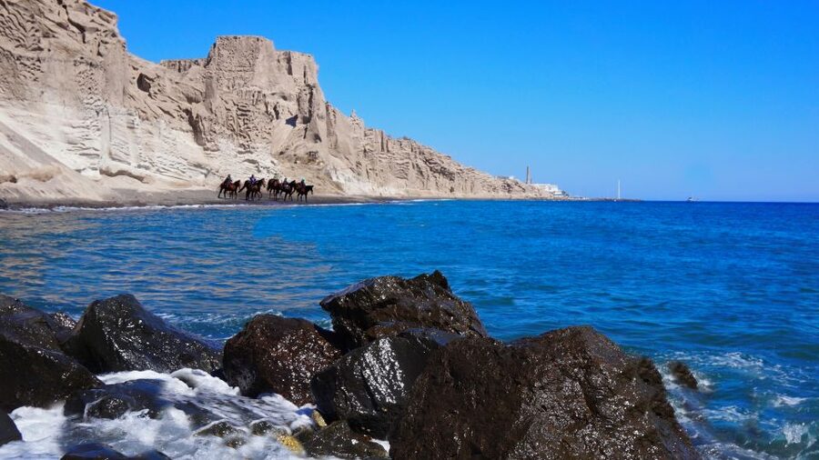 Santorini: Horseback Riding Tour on the Beach - Practical tips for a smoother ride