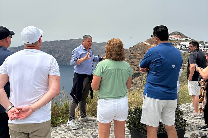 Santorini in 5 hours: Oia, Traditional Villages & Black Beach - Guides are the real strength