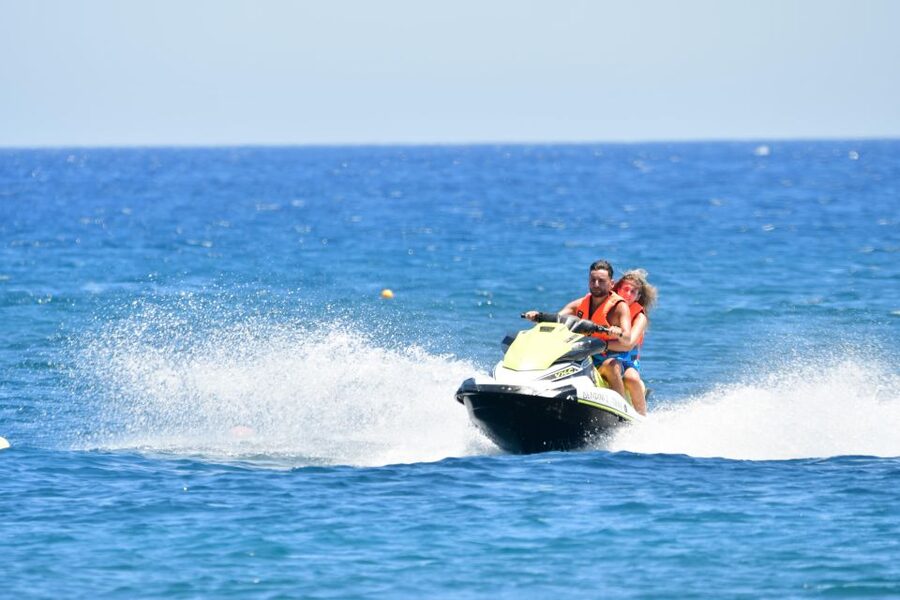 Santorini: Jet Ski Rental Perissa, Perivolos and St. George - Why the Yamaha VXS SPORT 130HP matters