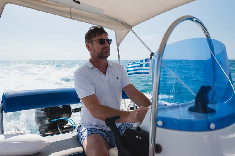 Santorini: License-Free Boat Rental with Ice, Water, & Fruit - What the $282 group price really means