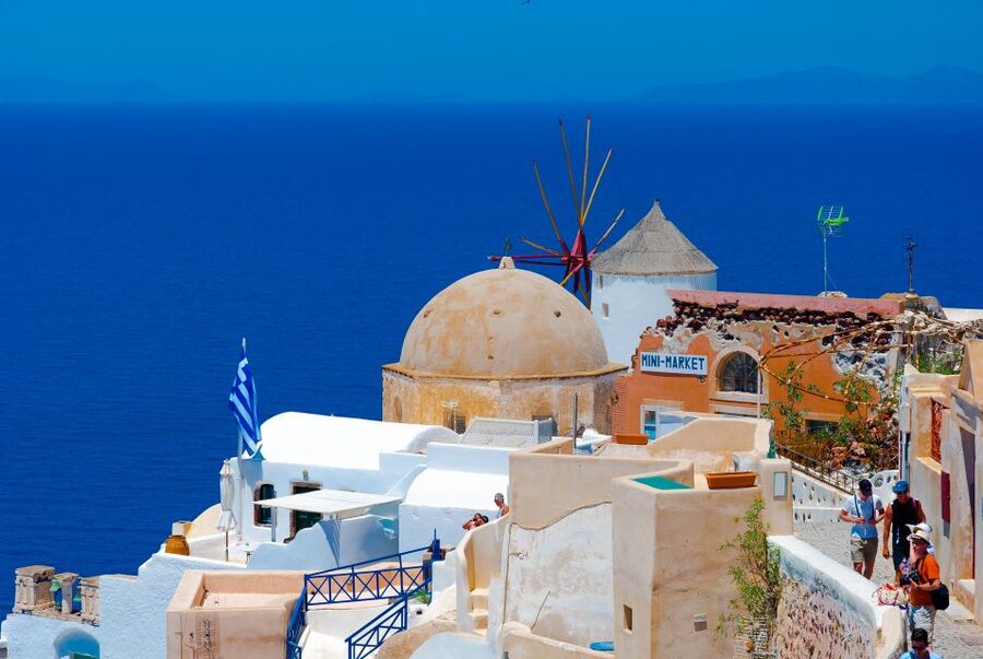 Santorini: Mesa Gonia, Pyrgos and Oia Tour - Should you book it?