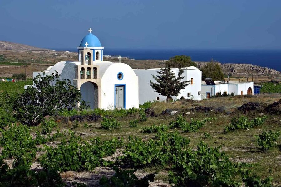 Santorini: Mesa Gonia, Pyrgos and Oia Tour - Guides, language, and the point you should confirm