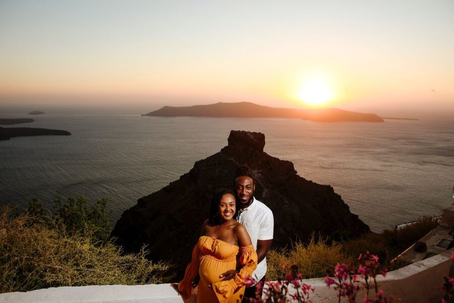 Santorini: Photo Shoot with a Private Vacation Photographer - Families, children, and large groups