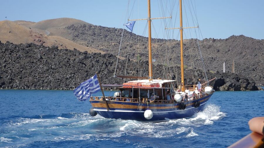 Santorini Port: 3 Hour Cruise to Volcano and Hot Springs - Who should book this Santorini cruise?