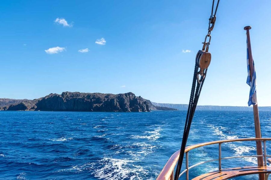 Santorini Port: Cruise to Volcano, Hot Springs & Thirassia - Why this caldera cruise is worth your Santorini time