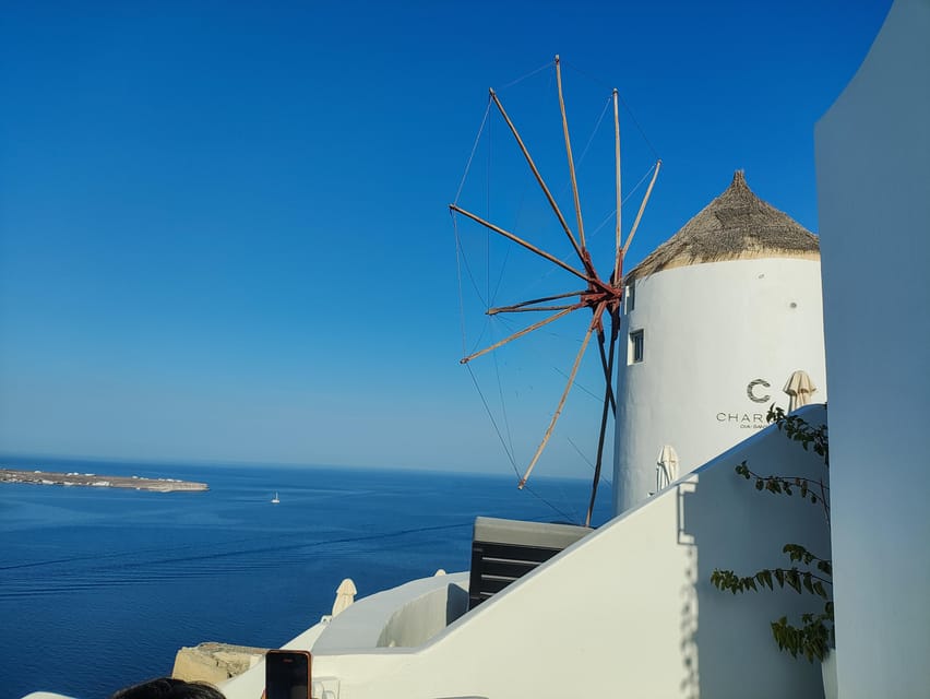 Santorini: Private Sightseeing Tour with Local Guide - Why a private vehicle works so well on Santorini