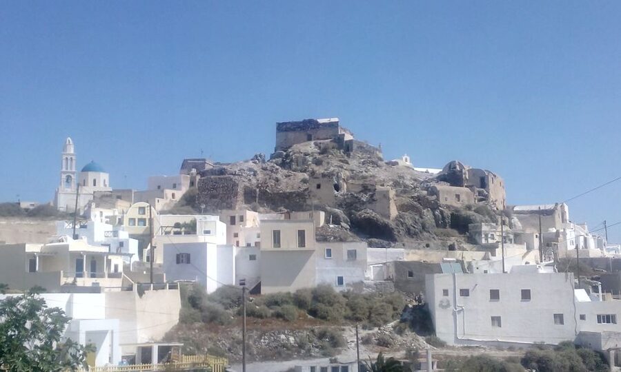 Santorini: Small-Group Highlights Tour of Venetian Castles - Emporio and Santorini’s best-preserved castle