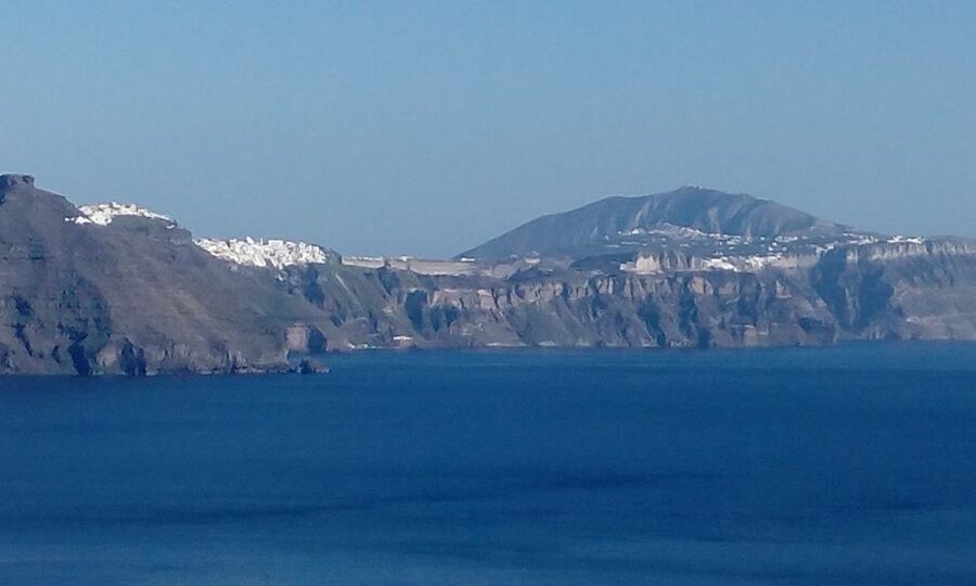 Santorini: Small-Group Highlights Tour of Venetian Castles - Pyrgos, where the castle sits above the island