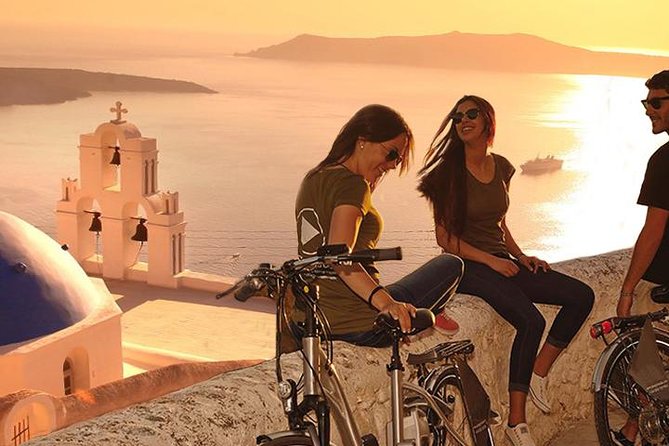 Santorini Tour on Electric Bikes & Scooters - Small groups and the guide’s role