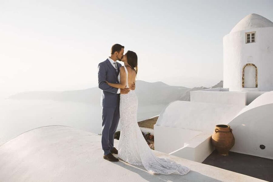 Santorini Unfiltered: Luxury Photoshoot with a Photographer - Why this Oia photoshoot feels different from a standard vacation portrait