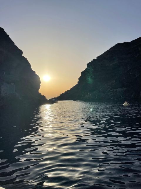 Santorini:Volcanic Beaches Cruise With Jet Ski - Small-group guidance makes a difference