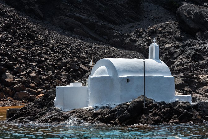 Santorini Volcano and Hot Springs Cruise Tour from Fira Old Port - How much guiding will you get?