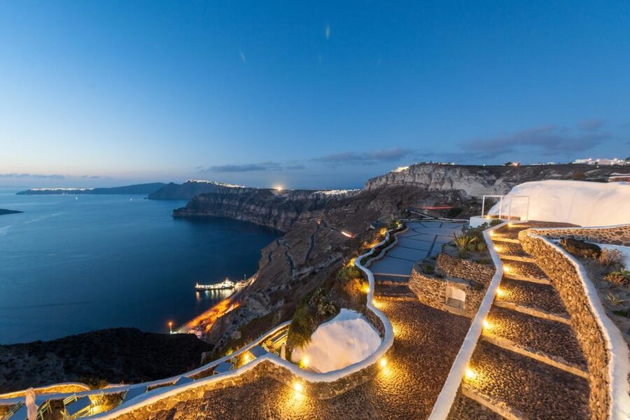 Santorini Wine Roads: Tour of 3 Wineries with a Sommelier - Should you book the Santorini Wine Roads tour?