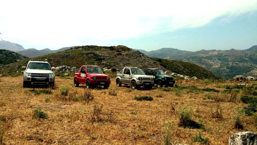 Self-Drive Jeep Safari to South Coast, Palm Beach & Canyons - Driving an open-top jeep through the hills