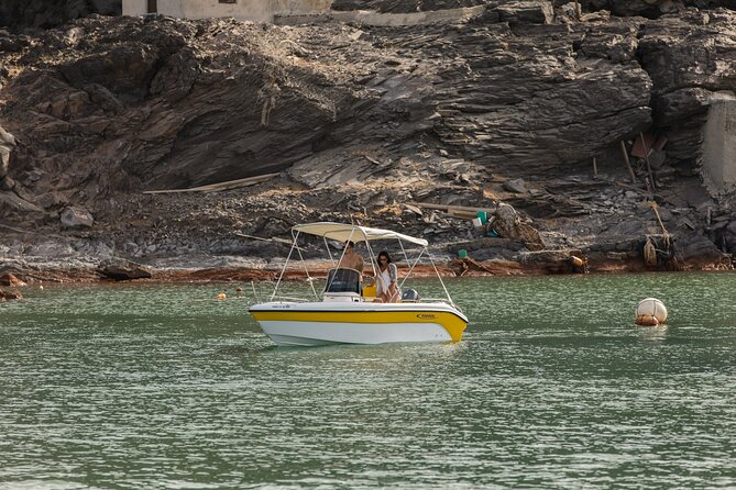 Self-Drive License-Free Boat Rental in Santorini from Vlichada - Why a self-drive boat works so well in Santorini