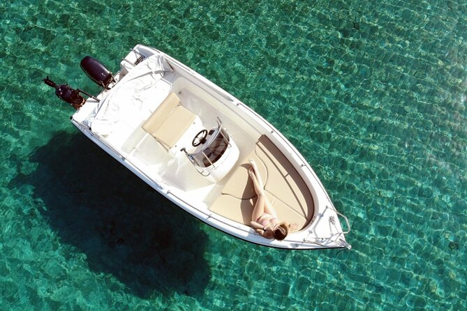 Self-Drive License-Free Boat Rental in Santorini from Vlichada - Leaving Vlichada and learning the boat