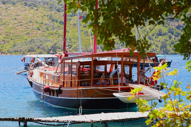 SEMIPRIVATE GALATEA tour Antiparos-Blulagoon-Despotiko-FREE DRINK - Antiparos starts the swimming