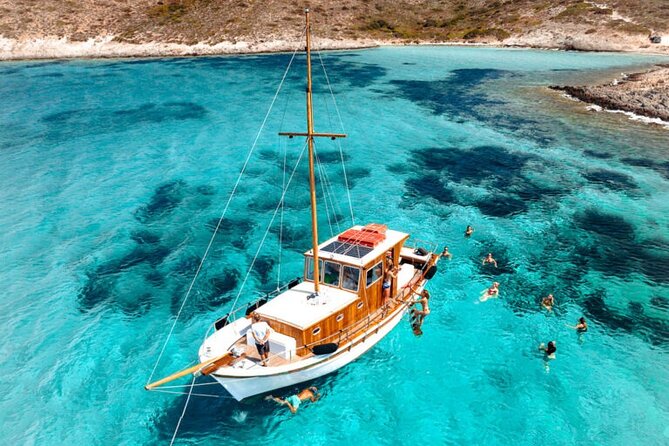 Small Group Kaiki Cruise & Greek Gastronomy Experience - How the weather can change your day