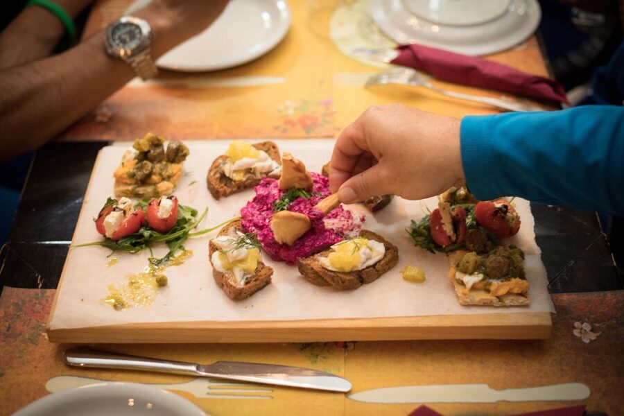 Thessaloniki: Food and Walking Tour with Tastings - Greek coffee with a city view