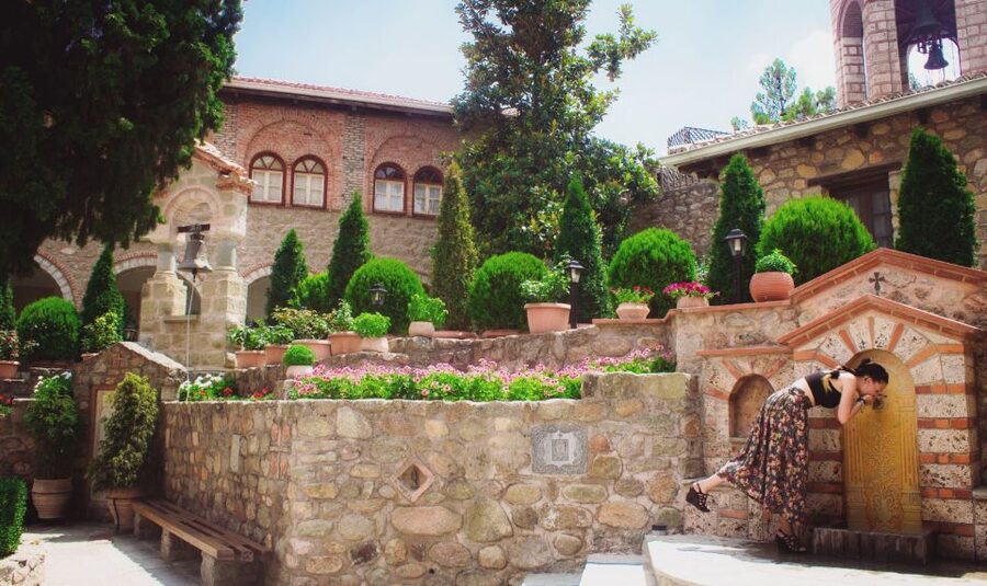 Thessaloniki: Full-Day Meteora Monasteries Tour - Who should book this day trip