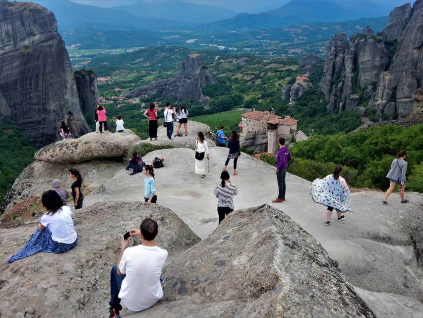 Thessaloniki : Meteora Full-Day Bus Trip with Local Guide - Who will enjoy this Meteora day trip