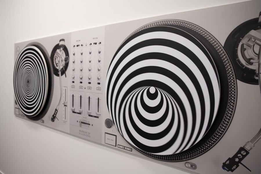 Thessaloniki: Museum of Illusions Admission Ticket - Practical details for a smoother visit