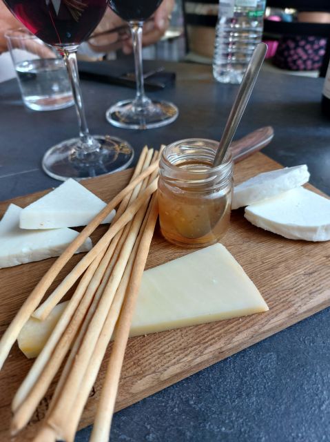 Thessaloniki: Small-Group Wine Tasting Tour with Appetizers - Starting at Aristotelous Square