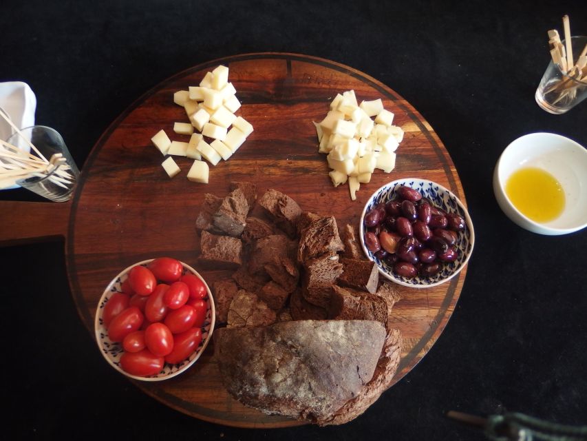 Thessaloniki: Small-Group Wine Tasting Tour with Appetizers - What the food really amounts to