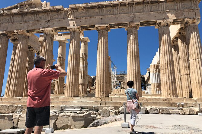 Visit of the Acropolis with an official guide in Spanish - The Erechtheion and the Caryatids