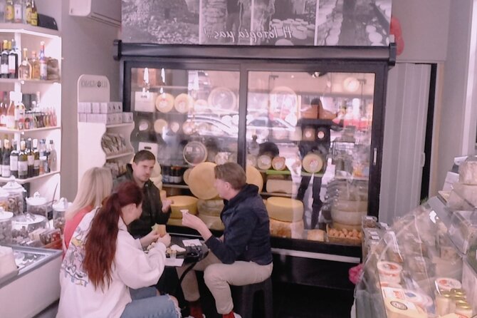 Walking “Food tasting tour” in the town of Chania - Seeing Chania beyond the waterfront