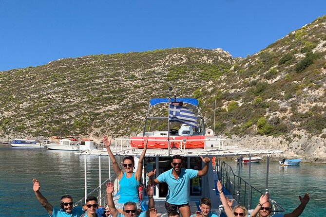 Zakynthos boat tour:Shipwreck& Local blue caves with 3 Swim Stops - Boat comfort, crew, and onboard facilities