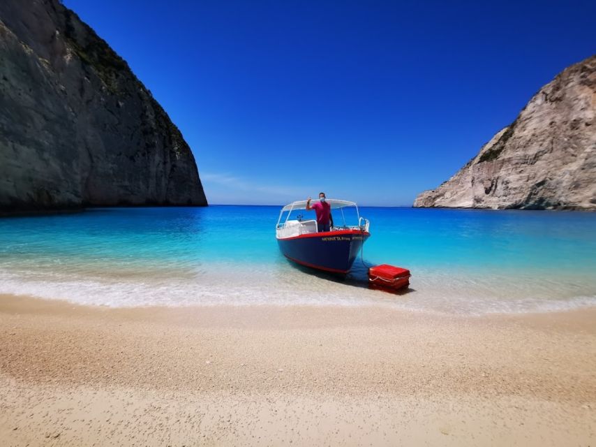 Zakynthos: early morning Shipwreck,Blue Caves and view point - Why the early start matters at Navagio