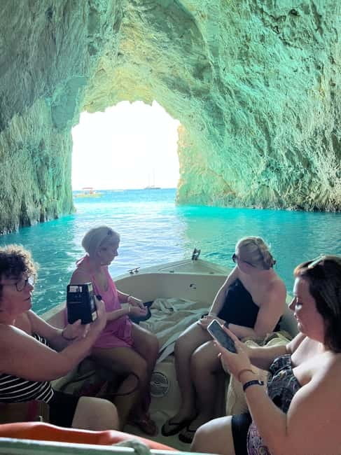 Zakynthos: Laganas Bay, Myzithres & Turtles Speedboat Tour - What the guides add to the experience